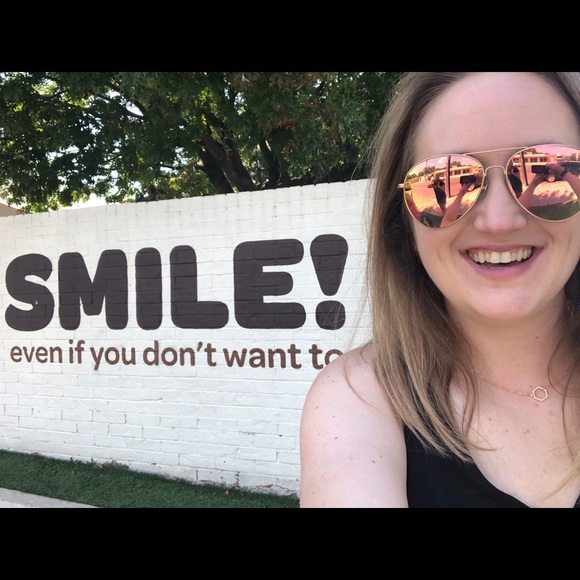 Meet your Posher, Elizabeth - Picture 1 of 1